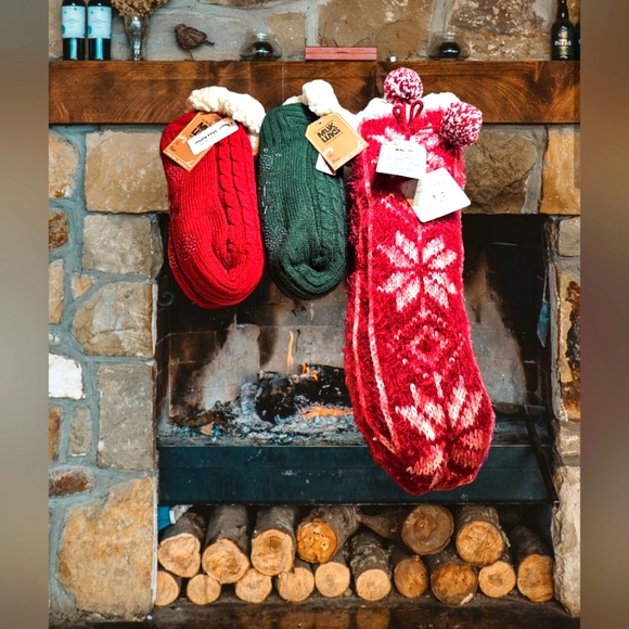 NWT Three Pairs of Muk Luks Shea Butter Infused Cabin Socks - Picture 1 of 8